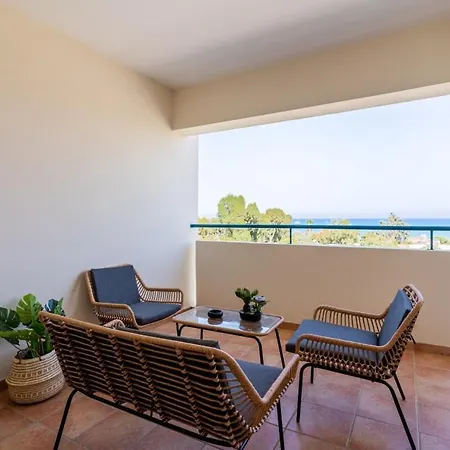Bayview 2-br W Terrace In Appartement Larnaca