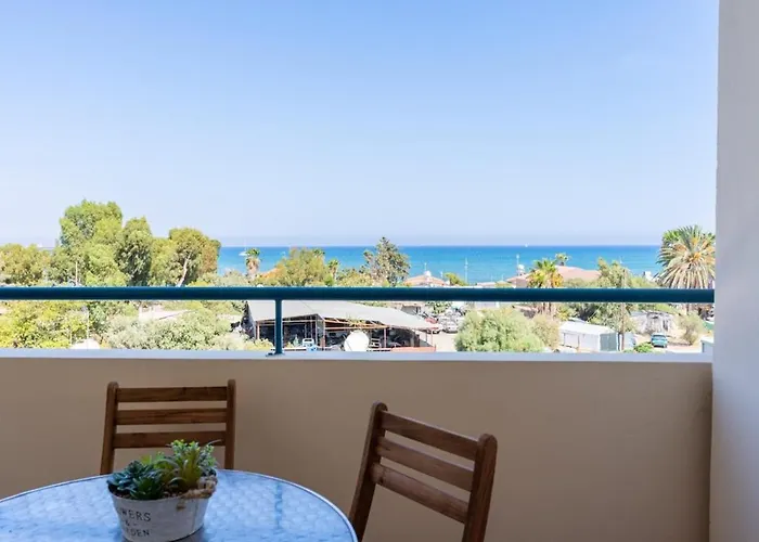 Bayview 2-br W Terrace In Διαμέρισμα