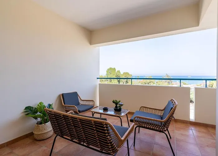 Bayview 2-br W Terrace In Διαμέρισμα Λάρνακα