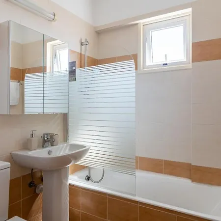 Bayview 2-br W Terrace In