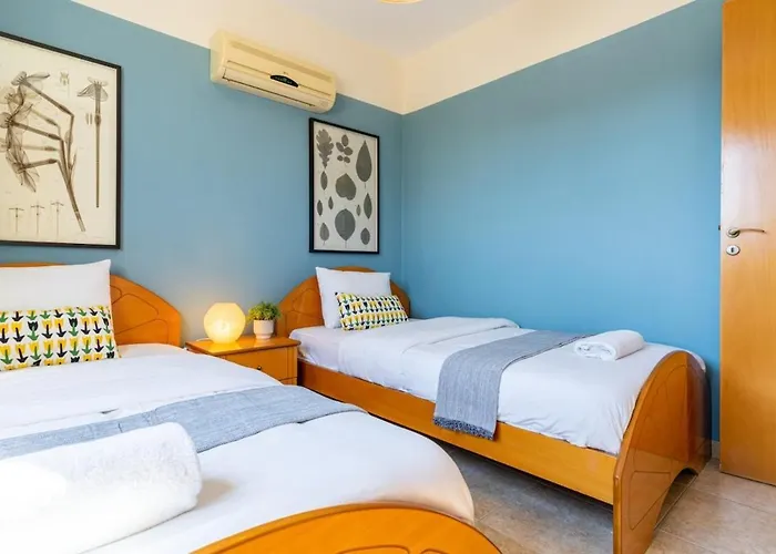 Bayview 2-br W Terrace In לרנקה