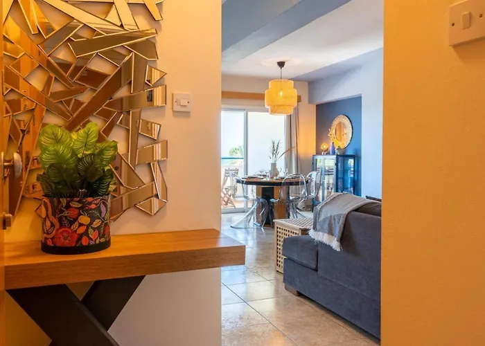 Bayview 2-br W Terrace In Apartamento Lárnaca